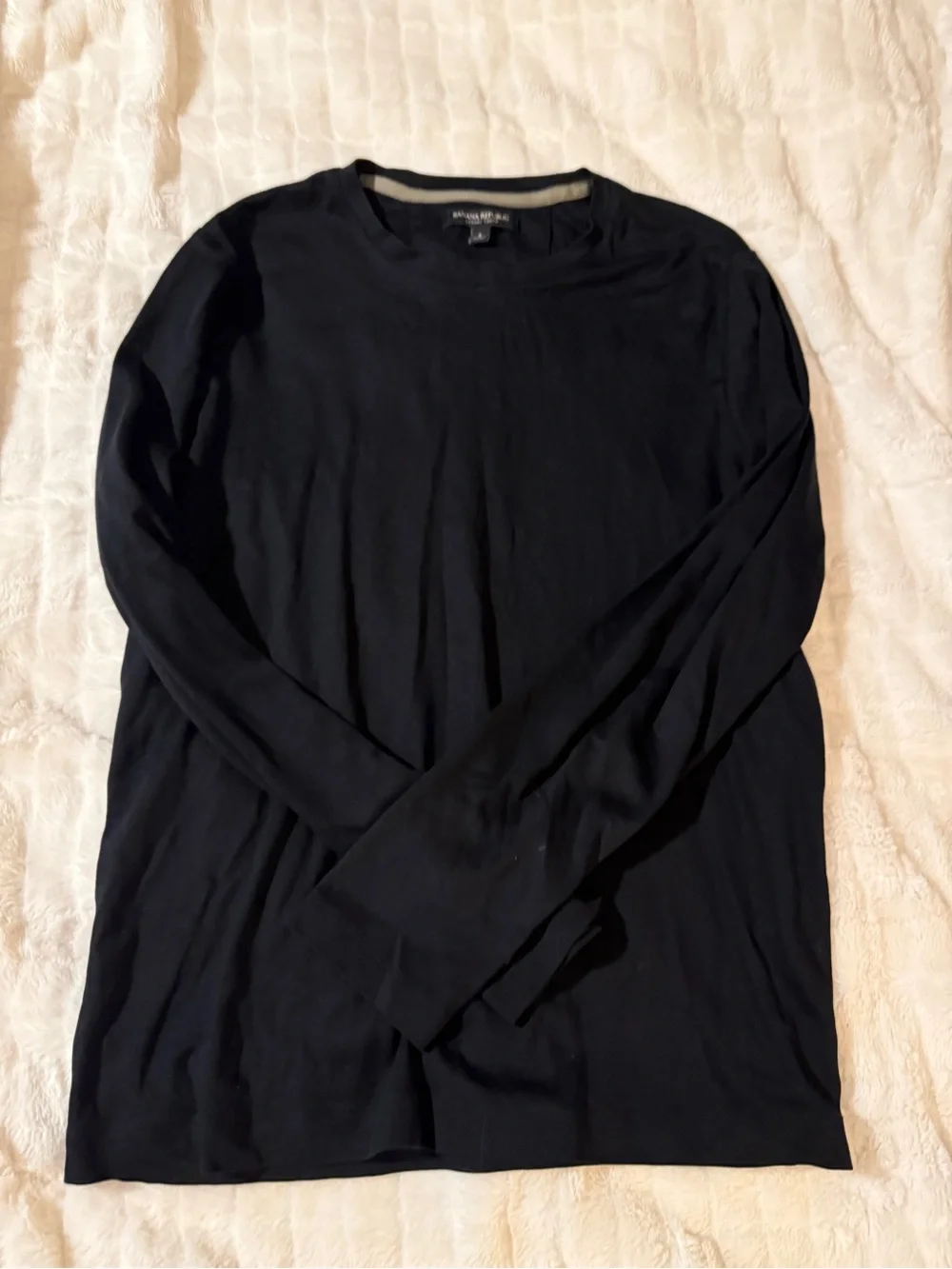 Banana Republic Luxury Touch  Men’s Long-Sleeve Crewneck Shirt - Black